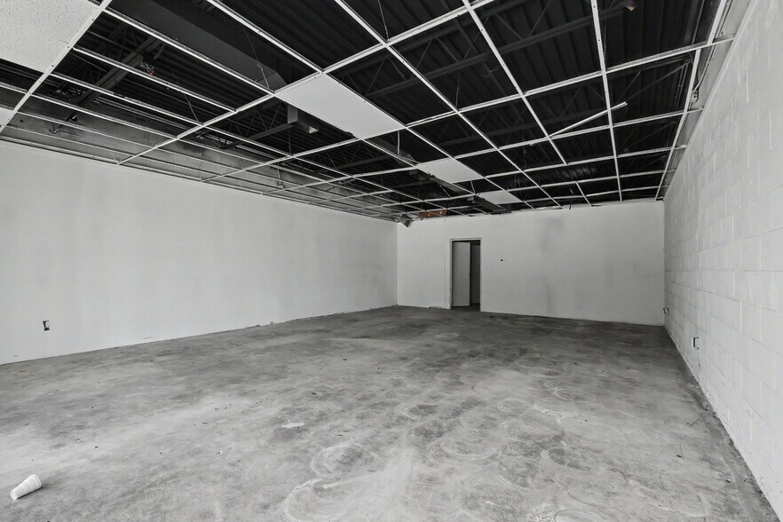 More Photos Of 22909-22917 Van Born Rd, Taylor Freestanding For Sale