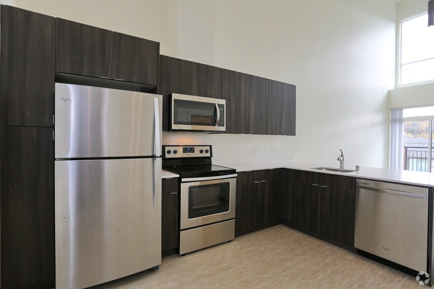 More Photos Of 9924 NE 185th St, Bothell Multifamily For Sale