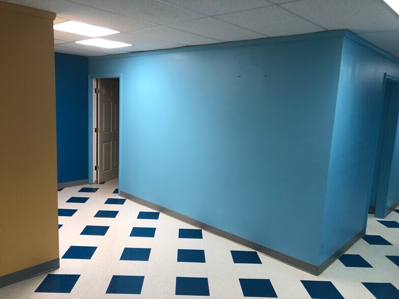 More Photos Of 1206 Quarrier St, Charleston Office For Lease