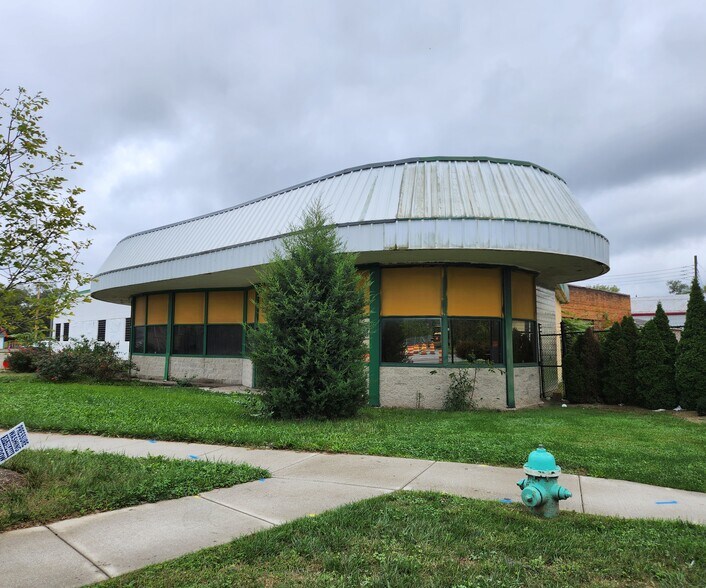 Primary Photo Of 1709 E 38th St, Indianapolis Lodge Meeting Hall For Sale