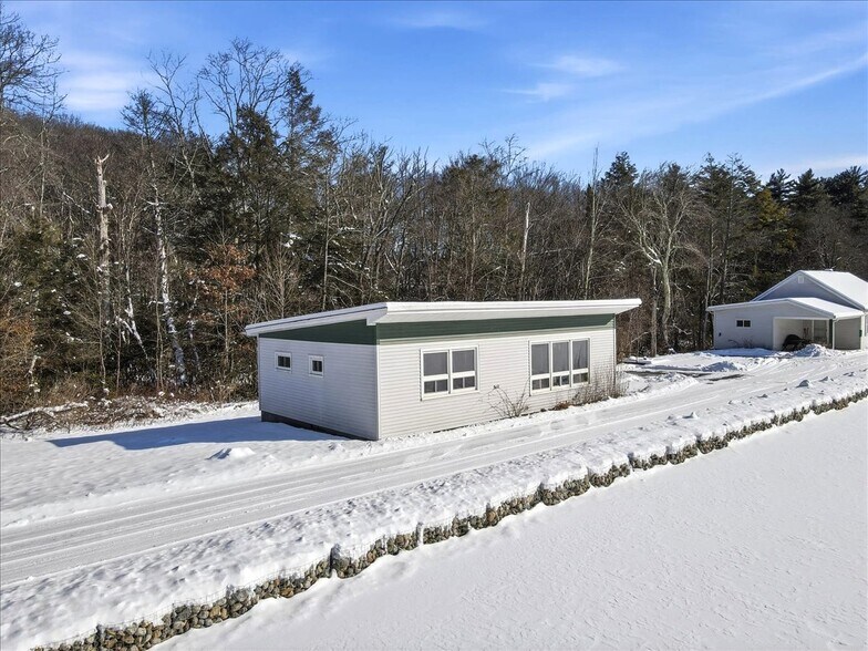 More Photos Of 306 Merwinsburg Rd, Effort Apartments For Sale