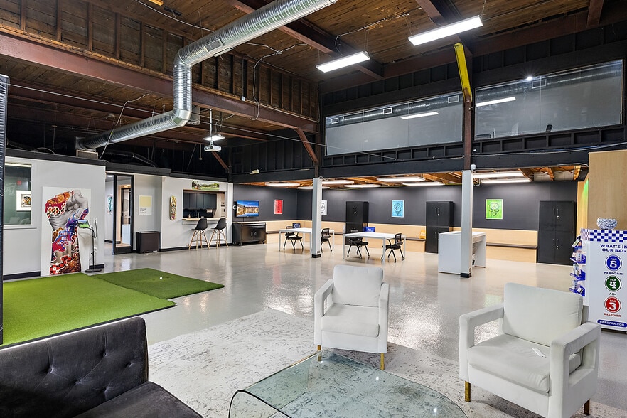 More Photos Of 22007 Woodward Ave, Ferndale Loft Creative Space For Sale