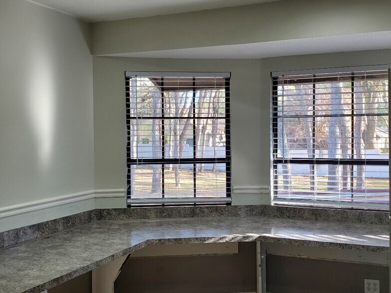 More Photos Of 113 W Chapman Rd, Oviedo Office For Lease