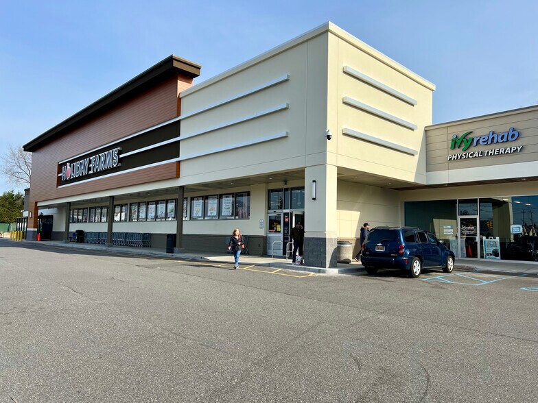 More Photos Of 166-206 New Hyde Park Rd, Franklin Square Storefront For Lease