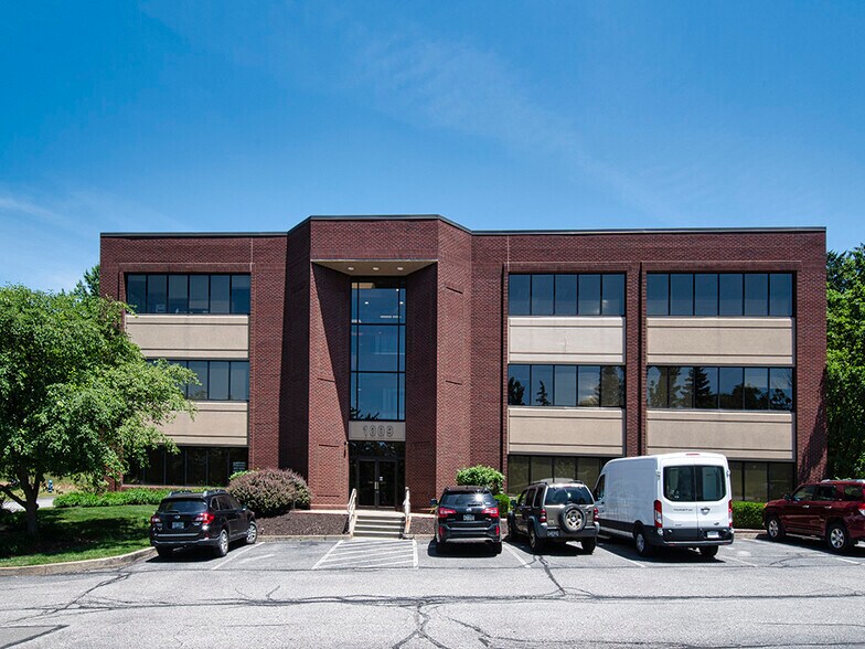 More Photos Of 1009 Beaver Grade Rd, Coraopolis Medical For Lease