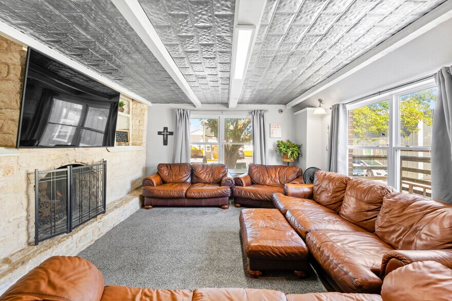 More Photos Of 20 Tate Ln, Round Rock Apartments For Sale