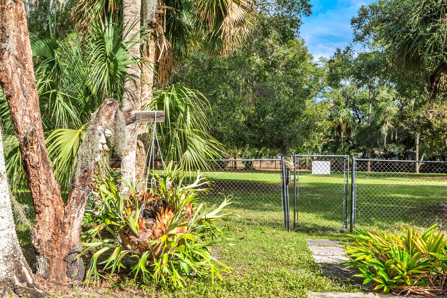 More Photos Of 2575 US Highway 1, Mims Land For Sale