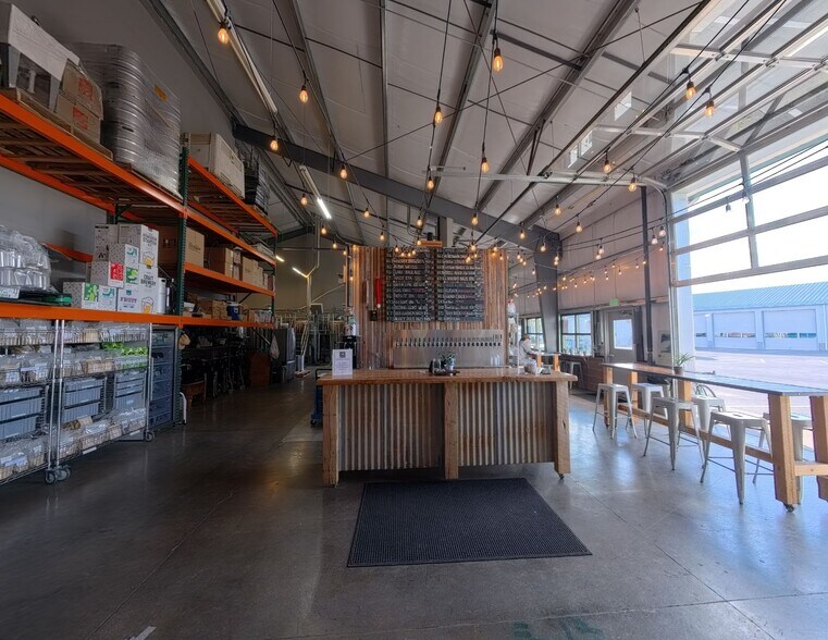 More Photos Of 1177 SE 9th St, Bend Warehouse For Sale