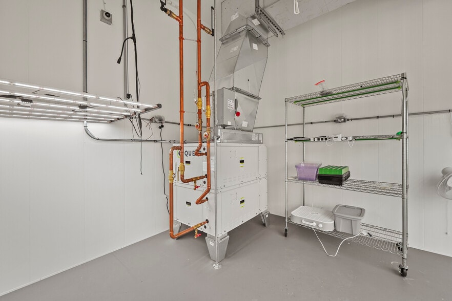 More Photos Of 700 S Main St, Sheffield Refrigeration Cold Storage For Sale