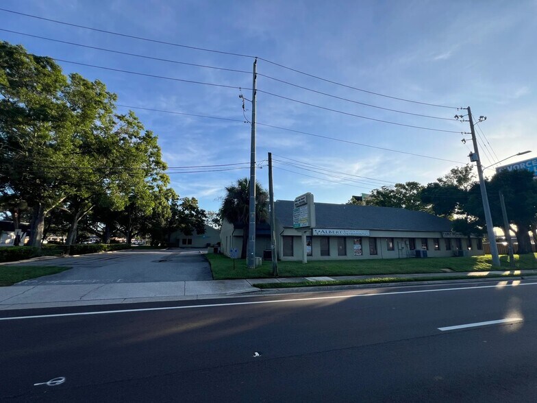 More Photos Of 32502 US Highway 19 N, Palm Harbor Medical For Lease