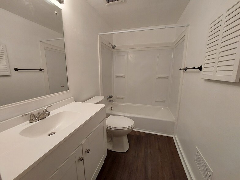 More Photos Of 435 Woodland Ave, Steubenville Apartments For Sale