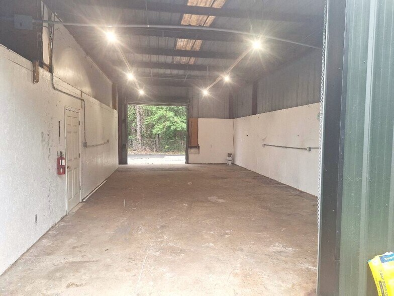 More Photos Of 1024 FL-19 N, Palatka Service For Lease