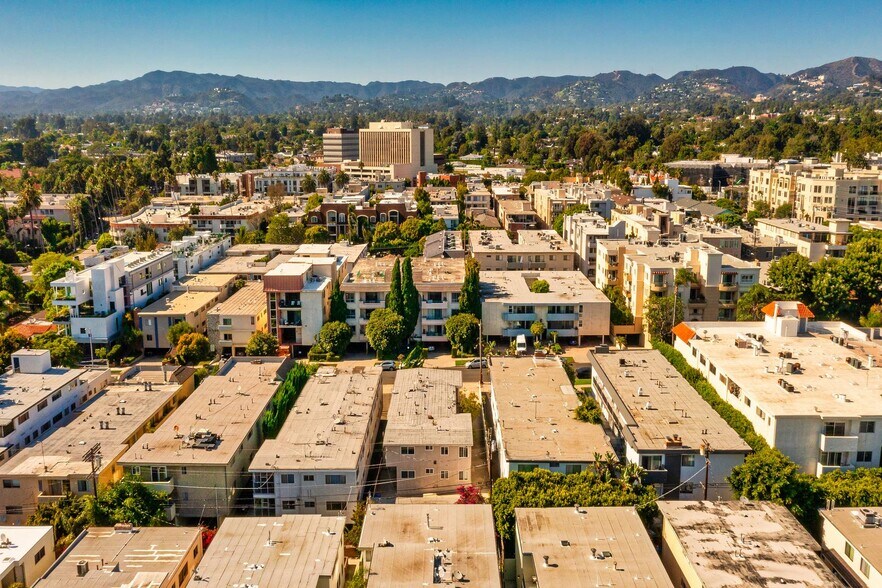 More Photos Of 11938 Dorothy St, Los Angeles Apartments For Sale