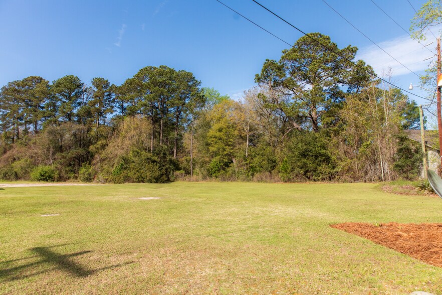 More Photos Of 12 Neil Rd, Beaufort Flex For Sale