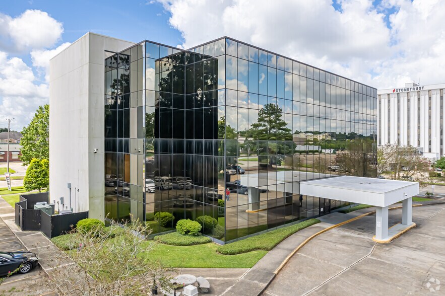 More Photos Of 5757 Corporate Blvd, Baton Rouge Office For Lease