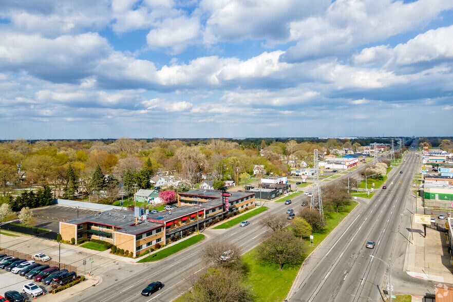 More Photos Of 3333 E 8 Mile Rd, Warren Hotel For Sale