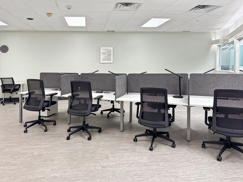 More Photos Of 545 Brent Ln, Pensacola Coworking Space