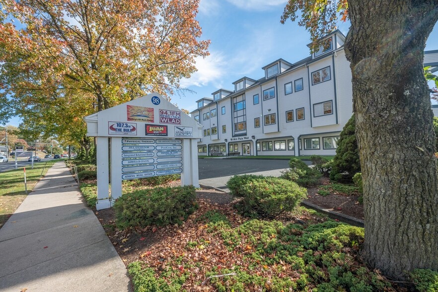 More Photos Of 98 Mill Plain Rd, Danbury Office For Lease