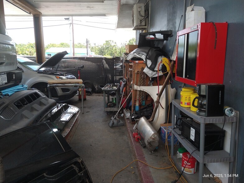 More Photos Of 1301 W Waters Ave, Tampa Auto Repair For Sale