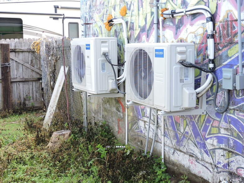 More Photos Of 2504 Main St, Jacksonville Freestanding For Sale