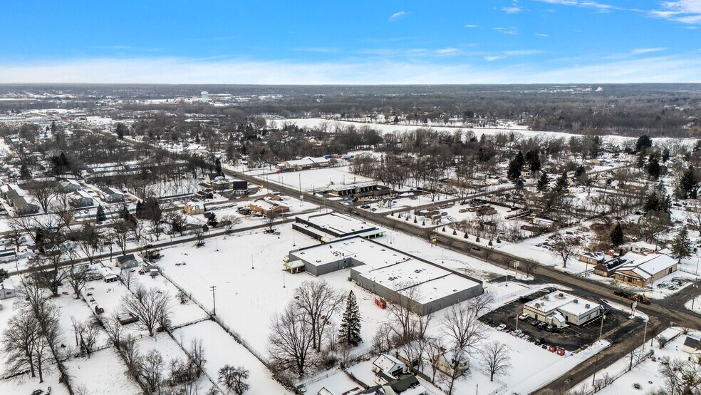 More Photos Of 3402 Richfield Rd, Flint Freestanding For Lease