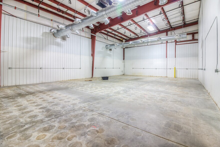More Photos Of 503 W Prospect Rd, Moxee Warehouse For Lease