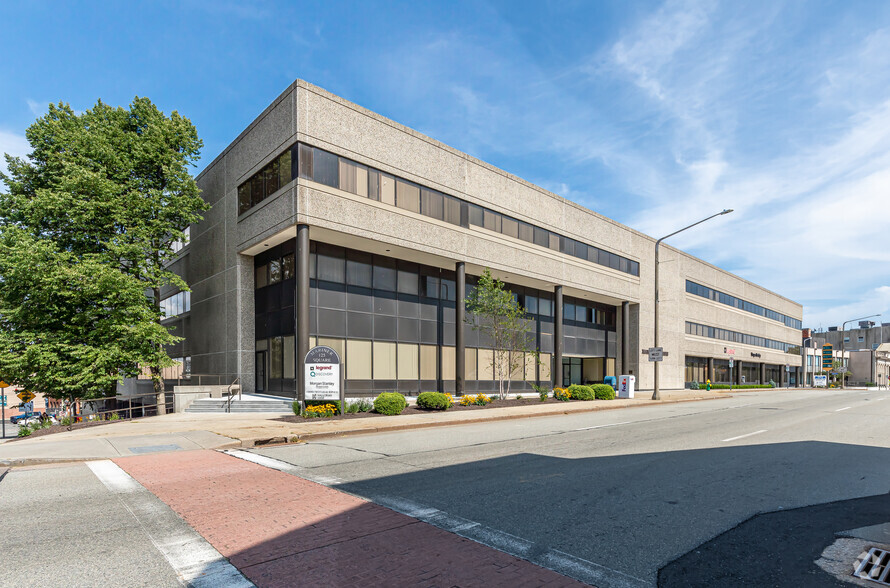 Primary Photo Of 125 Eugene O'Neill Dr, New London Coworking Space