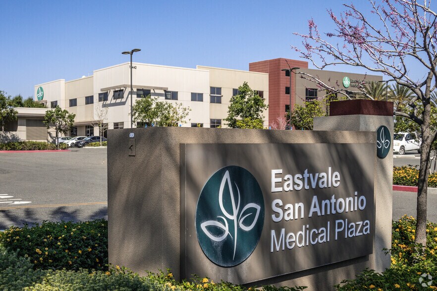 More Photos Of 12442 Limonite Ave, Eastvale Medical For Lease