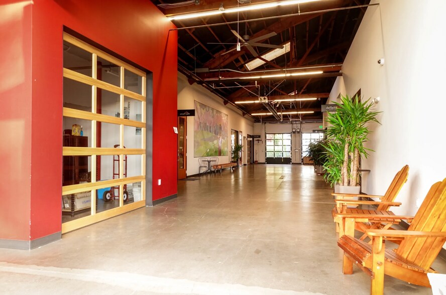 More Photos Of 2117 NE Oregon St, Portland Showroom For Lease