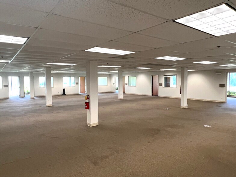 More Photos Of 8255 Lemont Rd, Darien Office For Lease