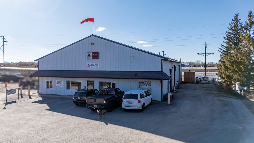 Primary Photo Of 4477 Poberezny Rd, Oshkosh Auto Repair For Sale