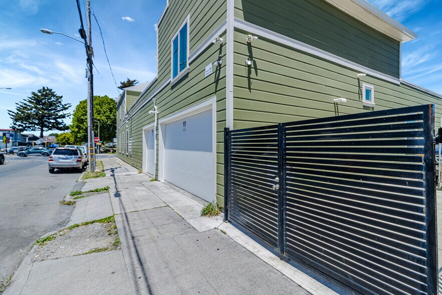 More Photos Of 1152 98th Ave, Oakland Apartments For Sale