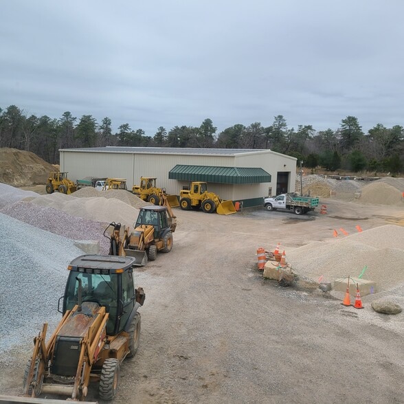 More Photos Of 1590 W Bay Ave, Barnegat Freestanding For Sale