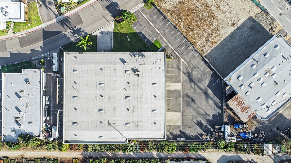 More Photos Of 1175 N Knollwood Cir, Anaheim Warehouse For Lease