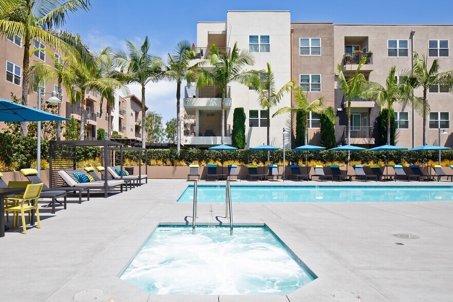 More Photos Of 421 W Broadway, Long Beach Multifamily For Sale