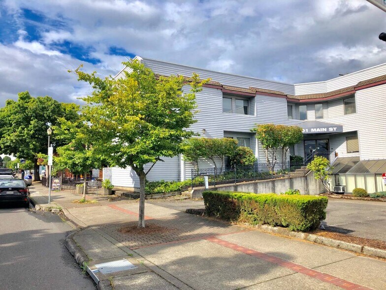 More Photos Of 2001 Main St, Vancouver Office For Sale