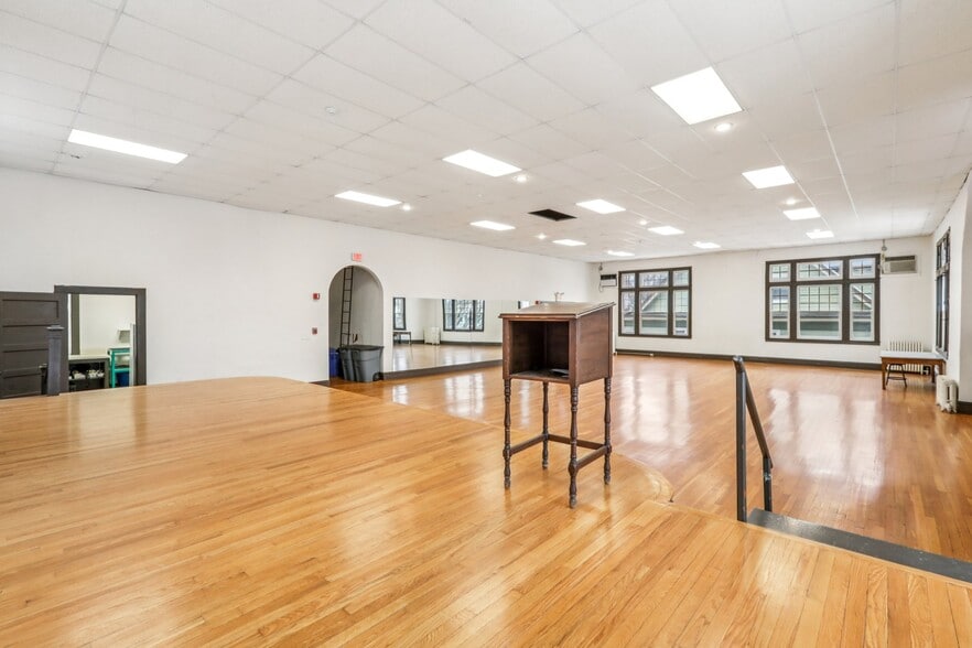 More Photos Of 375 Fairmount Ave, Jersey City Religious Facility For Sale