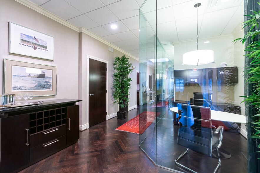 More Photos Of 112 Kercheval Ave, Grosse Pointe Office Residential For Lease