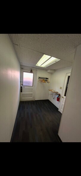 More Photos Of 932 High St, Lancaster Light Manufacturing For Lease