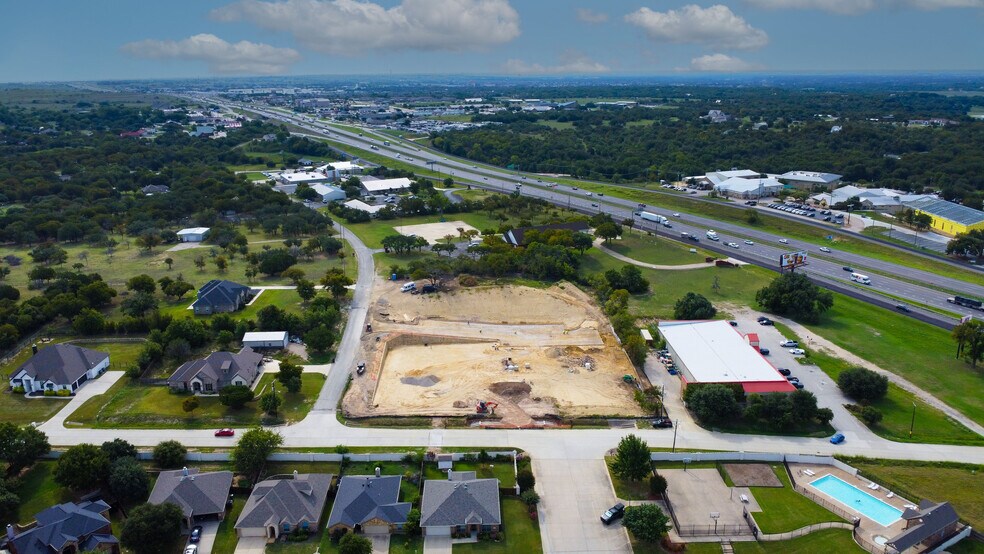 More Photos Of 221 W Stage Coach Trl, Willow Park Storefront For Lease