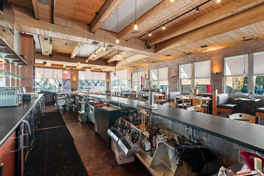 More Photos Of 509-643 E Erie St, Milwaukee Apartments For Sale