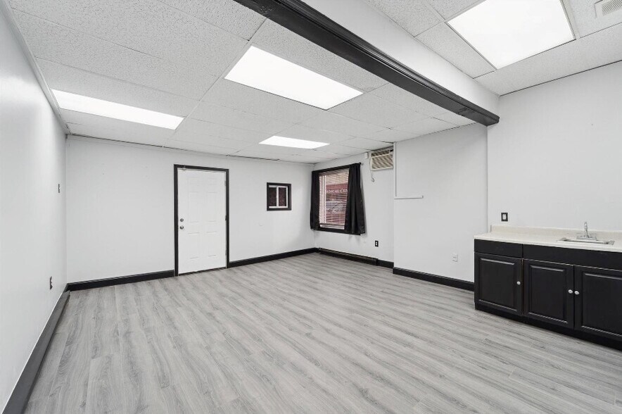 More Photos Of 1937 E Passyunk Ave, Philadelphia Storefront Retail Residential For Lease