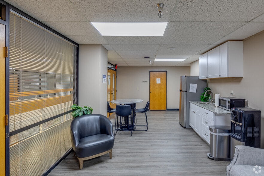 More Photos Of 5601 NW 72nd St, Oklahoma City Medical For Lease