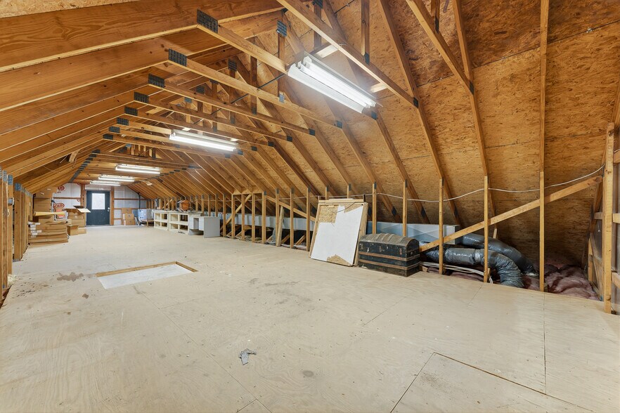 More Photos Of 102 4th St, Terra Alta Light Distribution For Sale