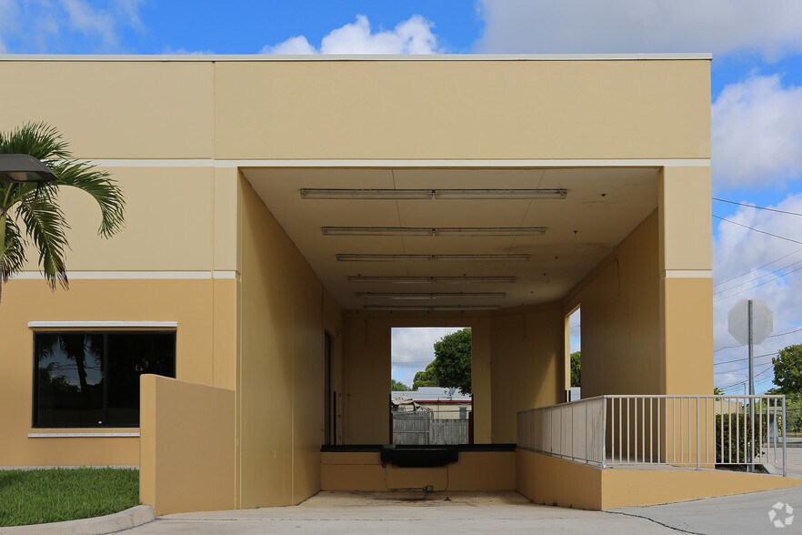More Photos Of 3395 Lake Worth Rd, Lake Worth Flex For Lease