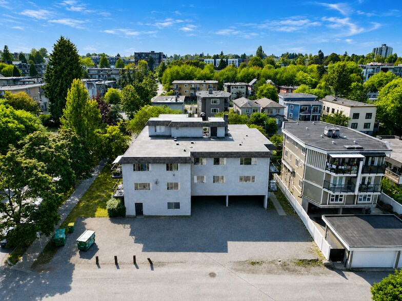 More Photos Of 2065 Triumph St, Vancouver Apartments For Sale