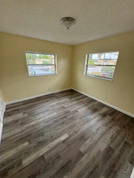More Photos Of 712-714 S F St, Lake Worth Apartments For Sale
