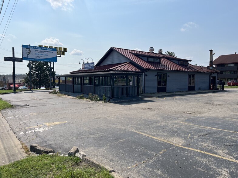 Primary Photo Of 2343 E Sharon Rd, Cincinnati Restaurant For Sale