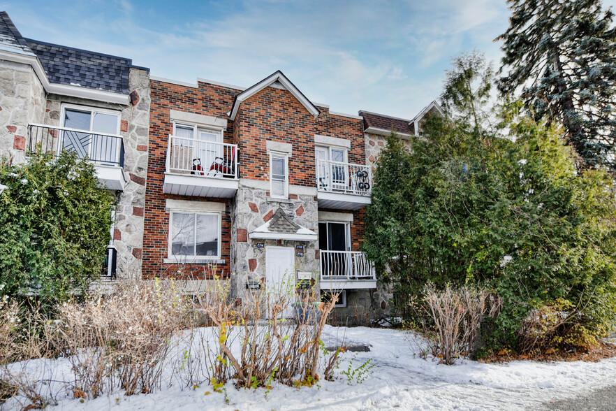 Primary Photo Of 2710 Rue Sherbrooke E, Montréal Apartments For Sale