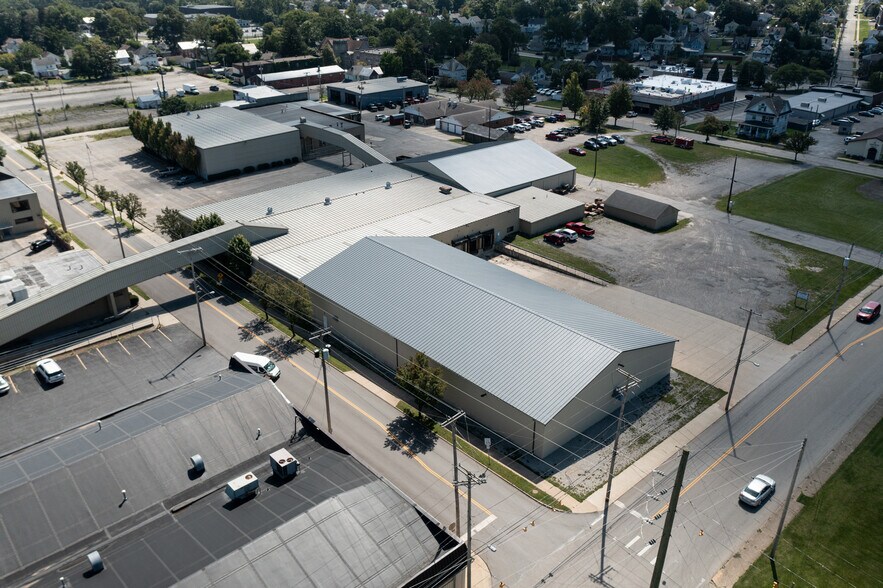 More Photos Of 246 E 4th St, Ashland Light Distribution For Sale